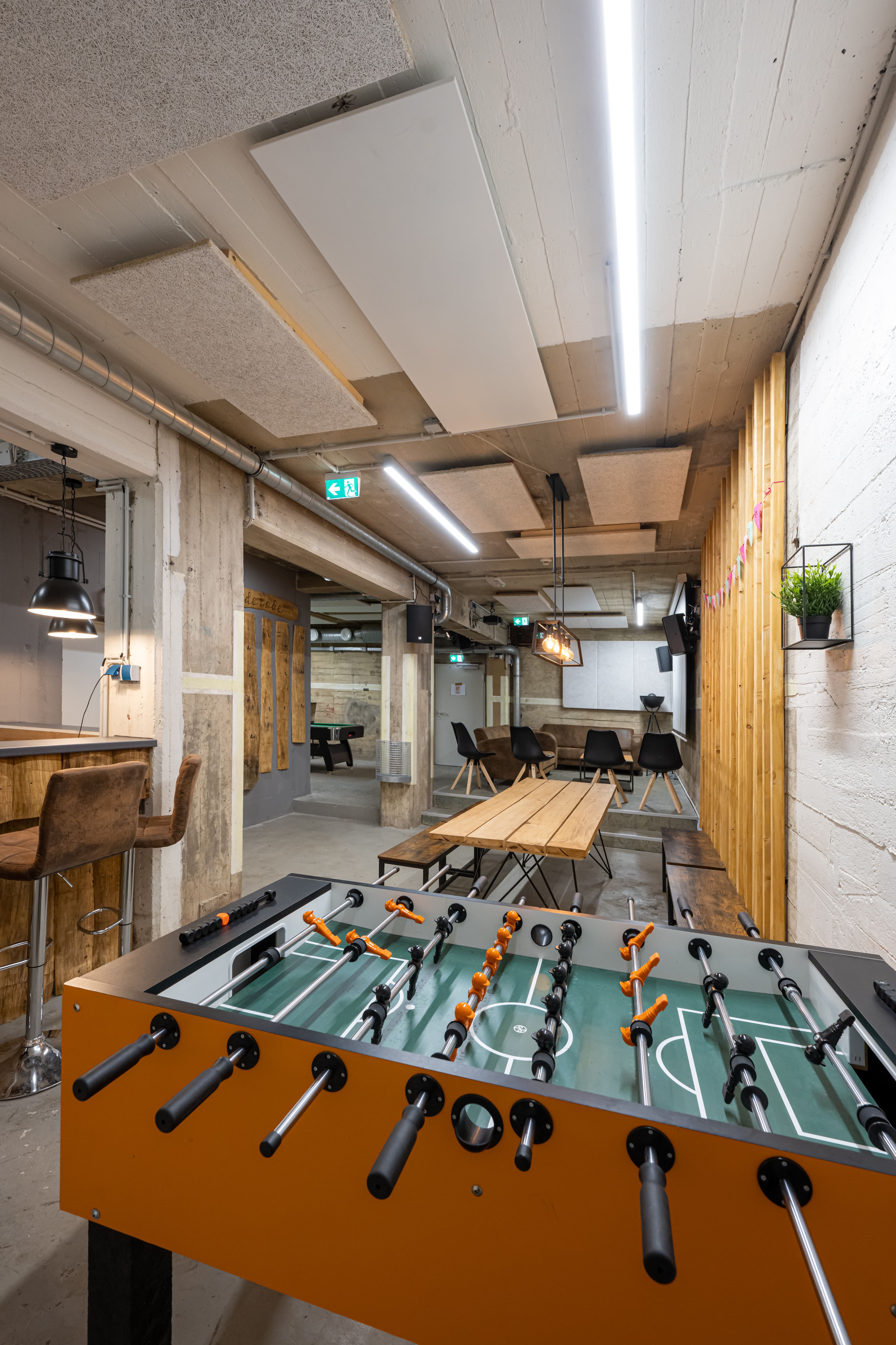 Lounge mit Kicker EG.jpg